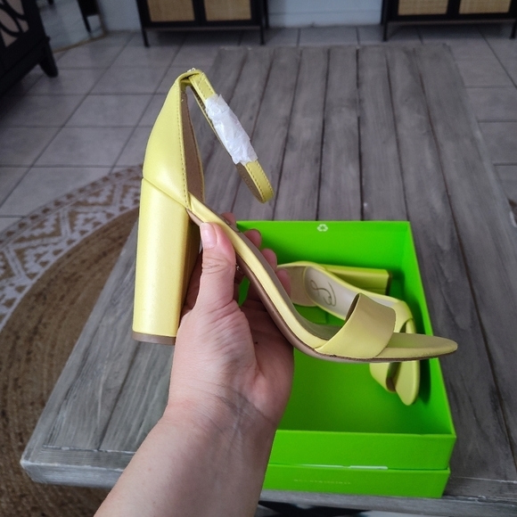 New Sam Edelman Leather Yaro Ankle Strap Heel in Butter Yellow $120 - Picture 5 of 9